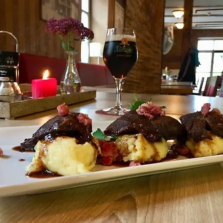 Maerchenhotel Pensionat Bergen Auf Rugen