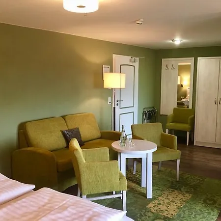 Maerchenhotel Pensionat Bergen Auf Rugen